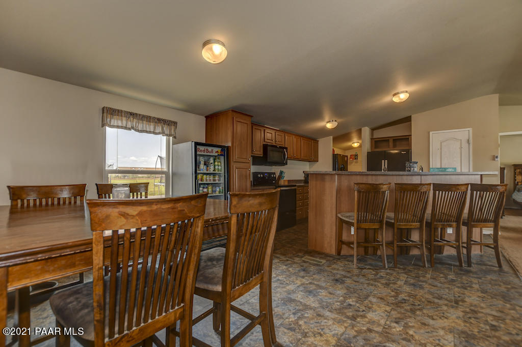 24512 North Big Springs Ranch Road Paulden, AZ 86334 - Photo 16 of 32 016_Dining Room