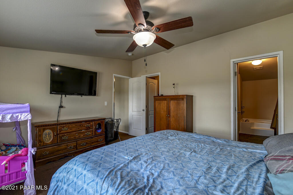 24512 North Big Springs Ranch Road Paulden, AZ 86334 - Photo 20 of 32 020_Master Bedroom