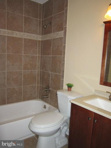 205 West Poplar Road Sterling, VA 20164 - Photo 11 of 27 Bath