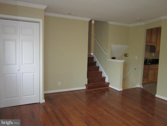205 West Poplar Road Sterling, VA 20164 - Photo 17 of 27 Living Room