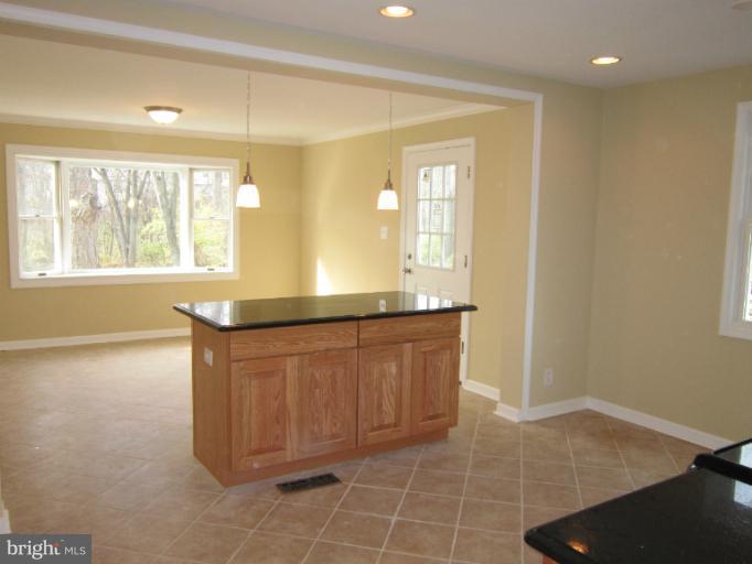 205 West Poplar Road Sterling, VA 20164 - Photo 7 of 27 Kitchen