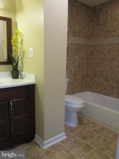 205 West Poplar Road Sterling, VA 20164 - Photo 10 of 27 Bath (Master)