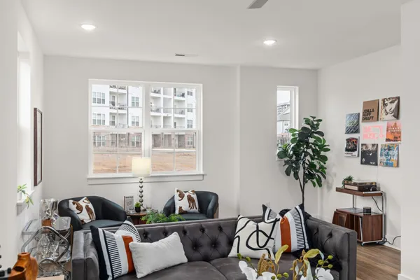 $321,200 | 700 North Dupont Avenue, Unit 107, Madison, TN 37115