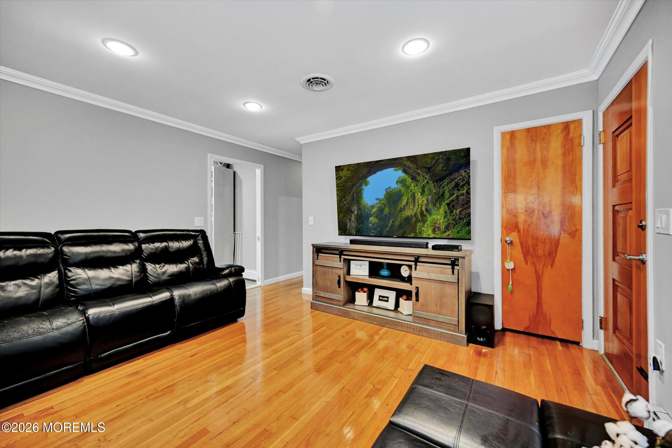 206 Cassville Road Jackson, NJ 08527 - Photo 3 of 32 05-Family Room