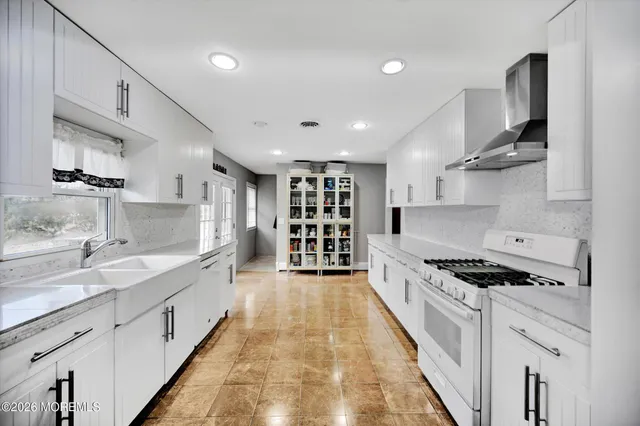 $525,000 | 206 Cassville Road, Jackson, NJ 08527