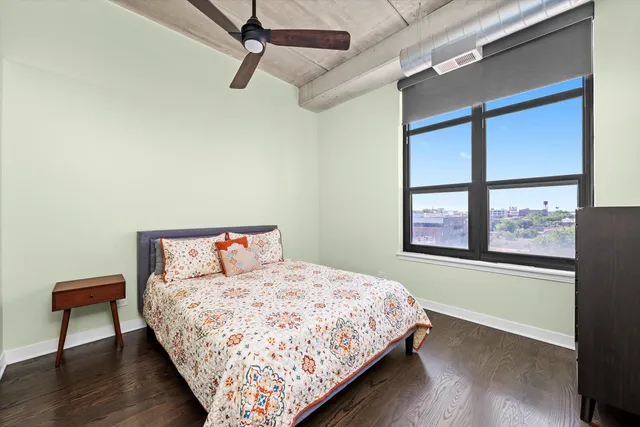 $320,000 | 811 West 15th Place, Unit 709, Chicago, IL 60608