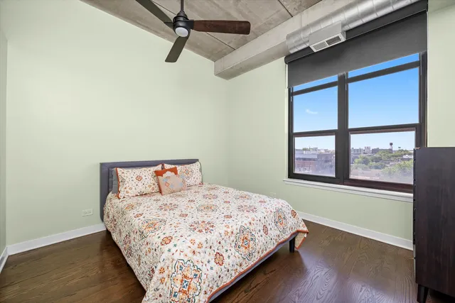 $320,000 | 811 West 15th Place, Unit 709, Chicago, IL 60608