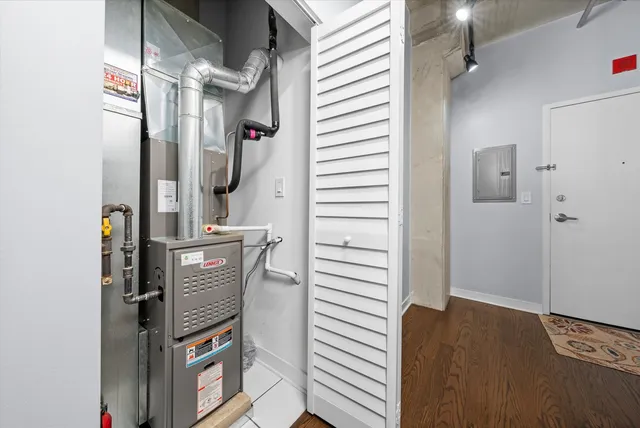 $320,000 | 811 West 15th Place, Unit 709, Chicago, IL 60608