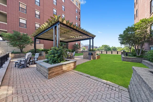 $320,000 | 811 West 15th Place, Unit 709, Chicago, IL 60608