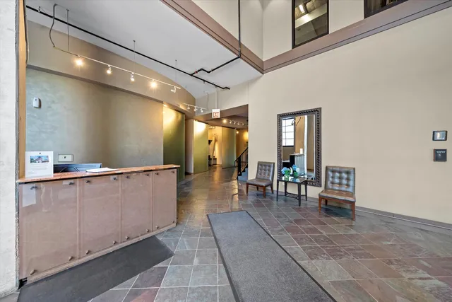 $320,000 | 811 West 15th Place, Unit 709, Chicago, IL 60608