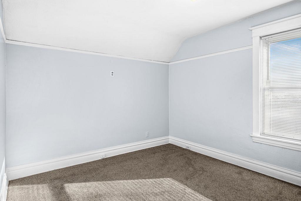 2203 West 2nd Street Duluth, MN 55806 - Photo 15 of 18