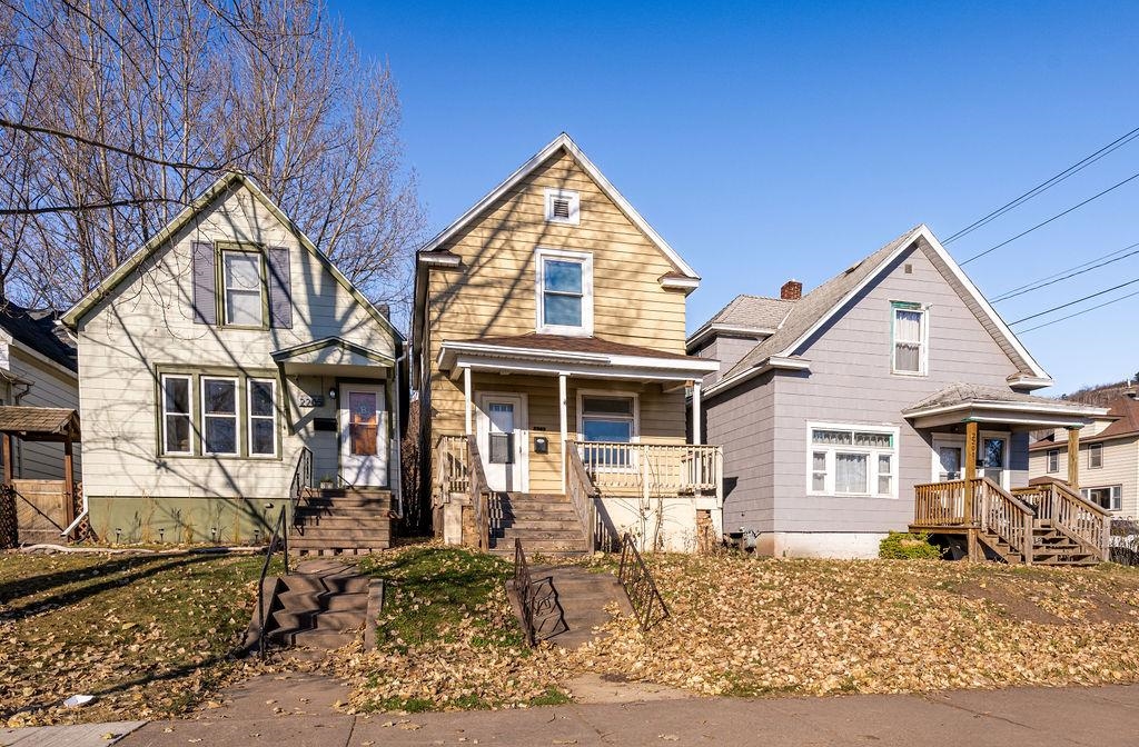 2203 West 2nd Street Duluth, MN 55806 - Photo 3 of 18