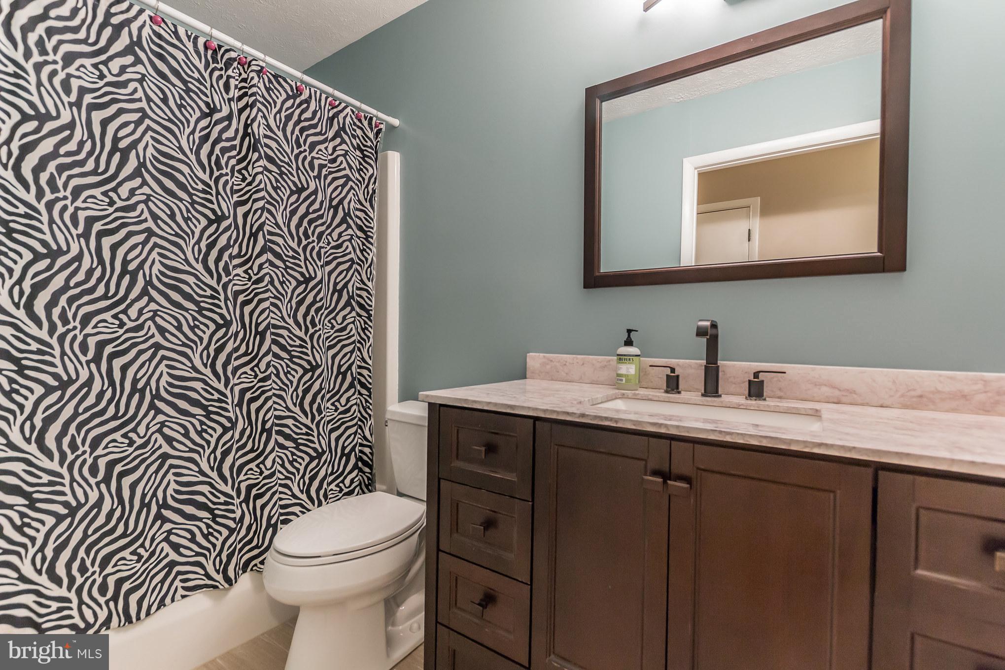 12209 Pueblo Road Gaithersburg, MD 20878 - Photo 15 of 30 Hall Bath Full