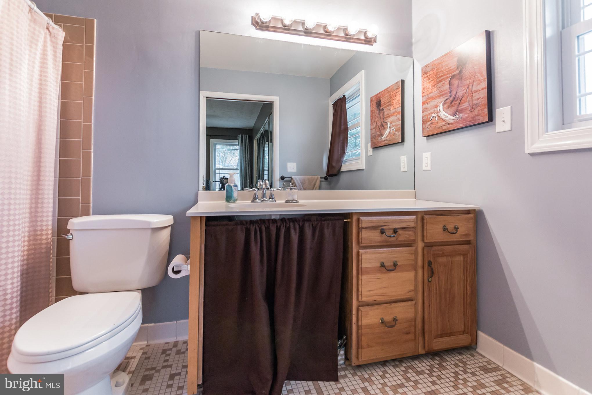 12209 Pueblo Road Gaithersburg, MD 20878 - Photo 18 of 30 Bath (Master)