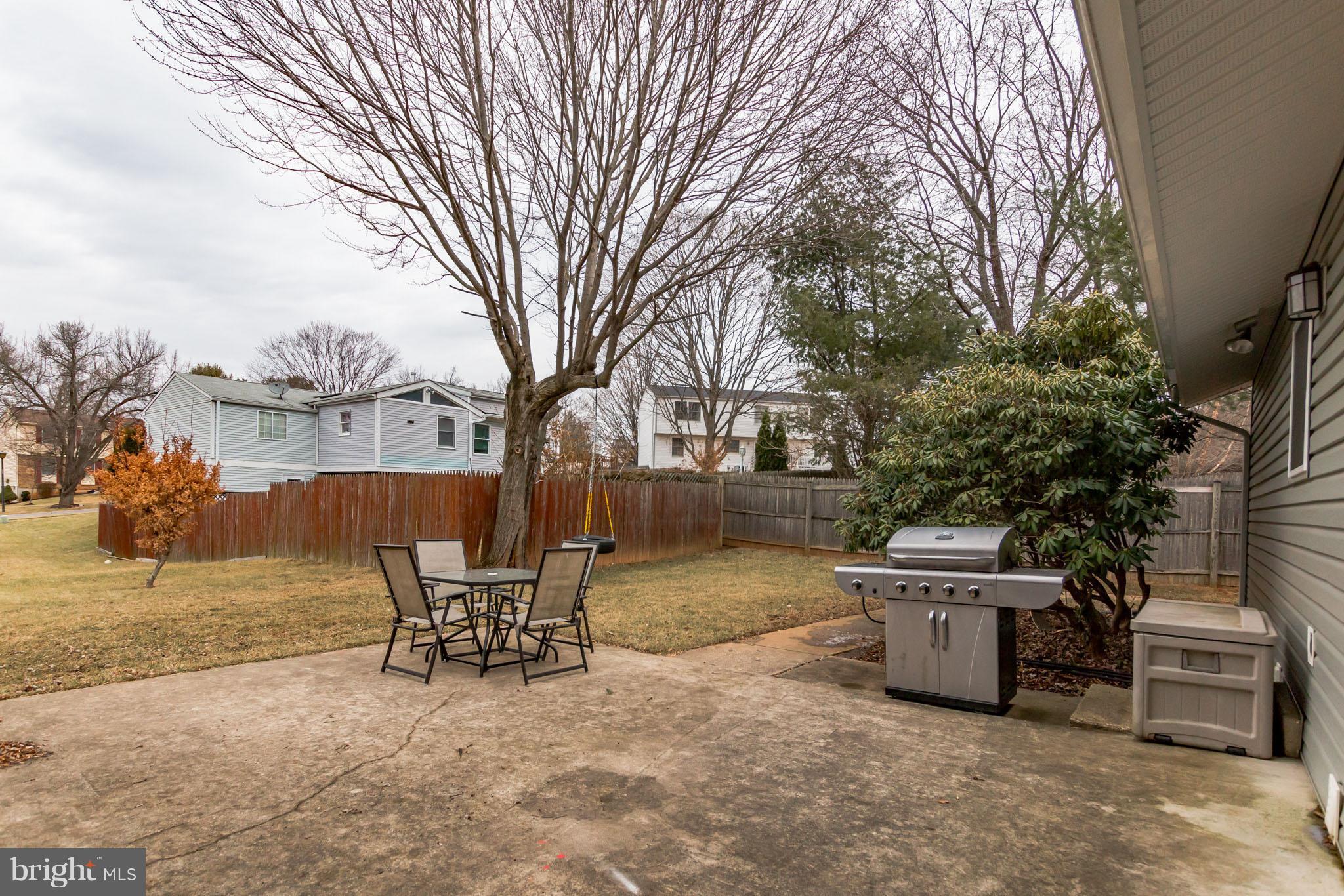 12209 Pueblo Road Gaithersburg, MD 20878 - Photo 29 of 30 Rear Patio