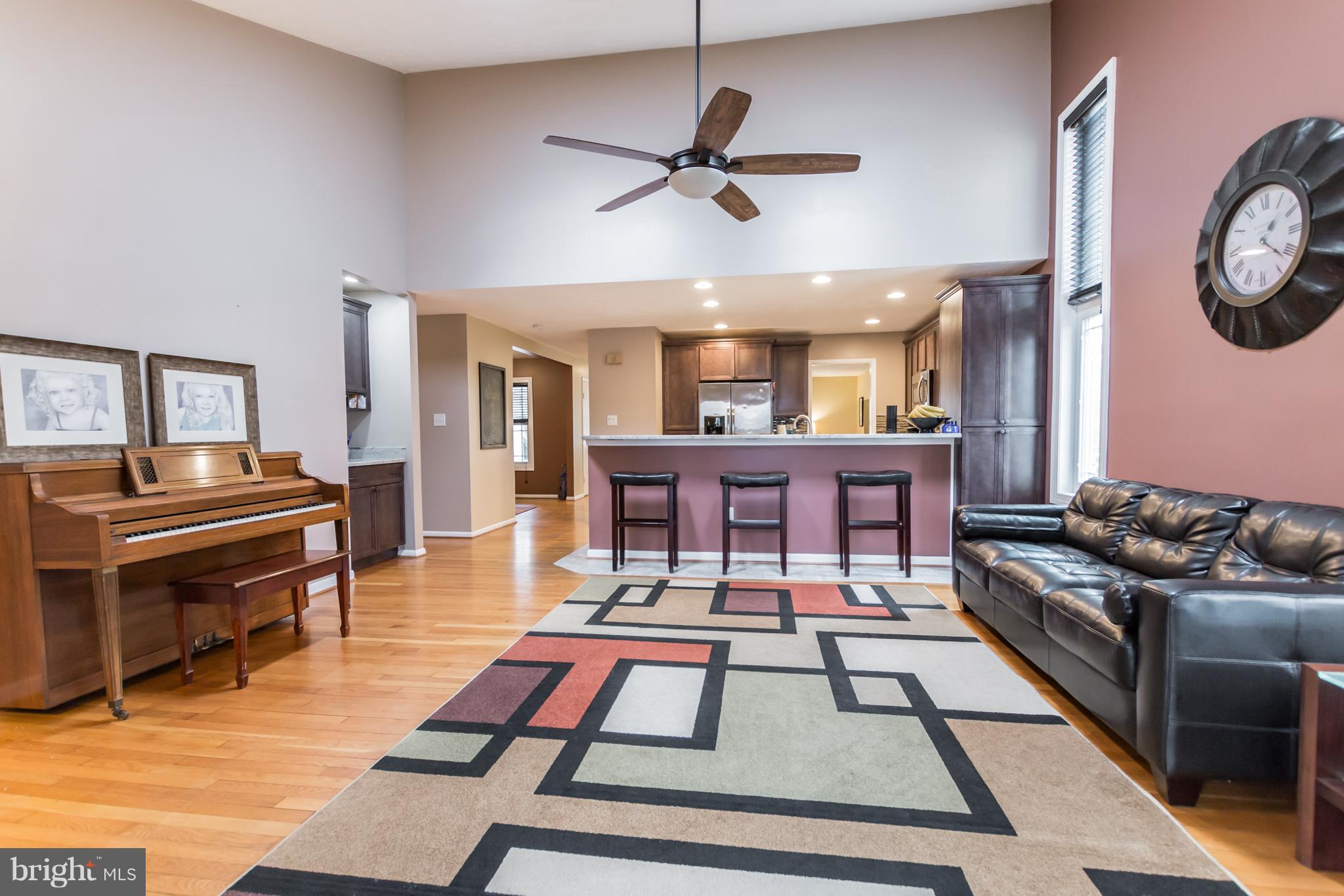 12209 Pueblo Road Gaithersburg, MD 20878 - Photo 10 of 30 Family Room