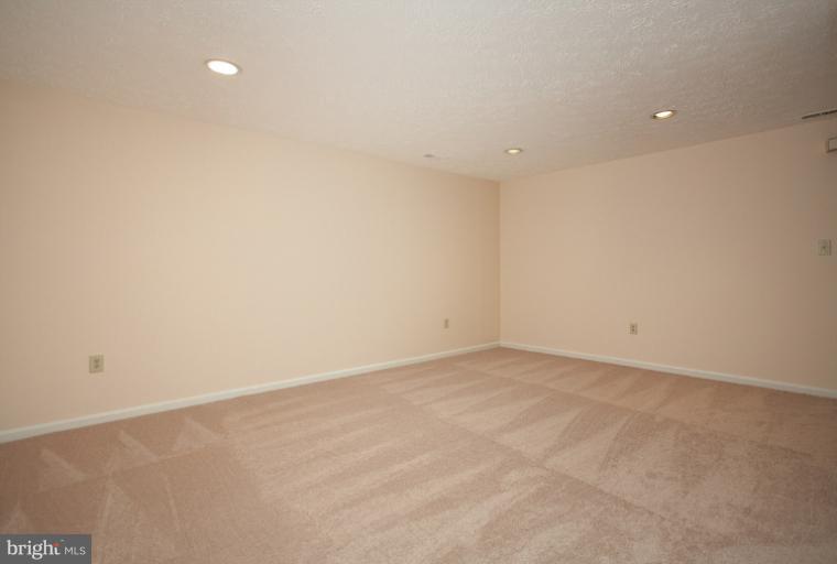 9123 Saffron Lane Silver Spring, MD 20901 - Photo 13 of 26 Family Room