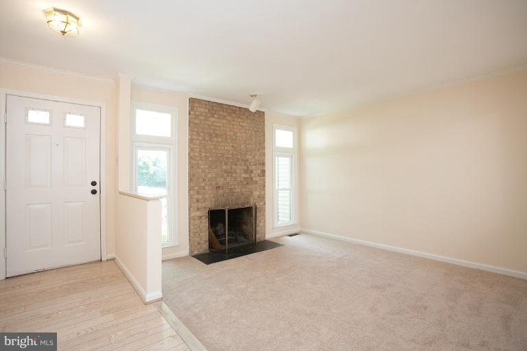 9123 Saffron Lane Silver Spring, MD 20901 - Photo 14 of 26 Living Room