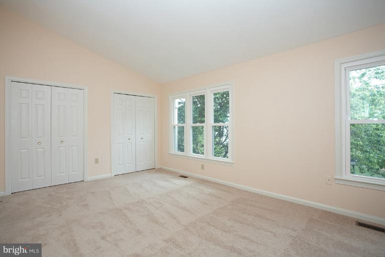 9123 Saffron Lane Silver Spring, MD 20901 - Photo 9 of 26 Owner's suite