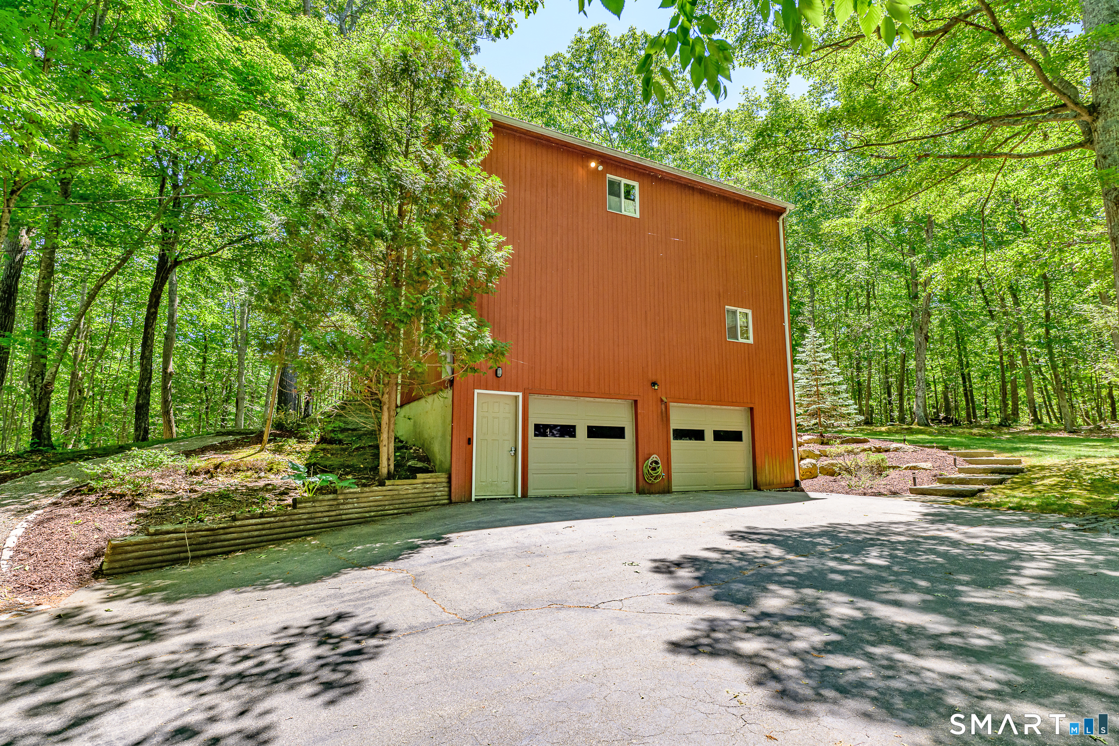 81 White Plains Road Norwich, CT 06360 - Photo 4 of 29