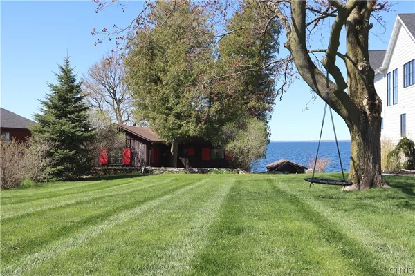 $524,000 | 10401 Bayshore Drive, Henderson, NY 13605