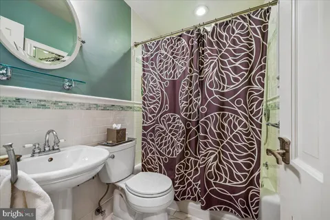 $1,490,000 | 6 Old Stage Court, Rockville, MD 20852