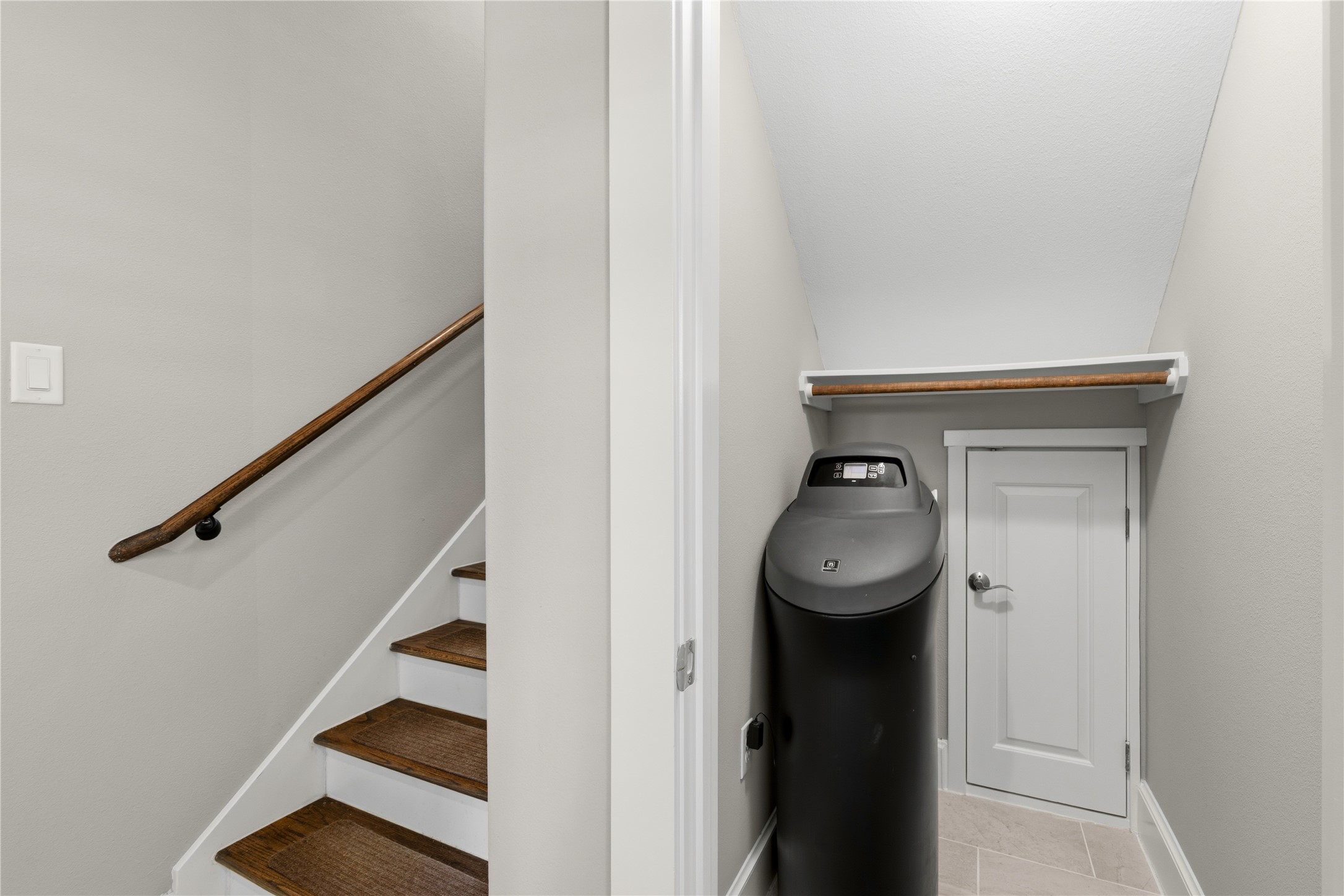 2604 Bevis Street, Unit D Houston, TX 77008 - Photo 6 of 32