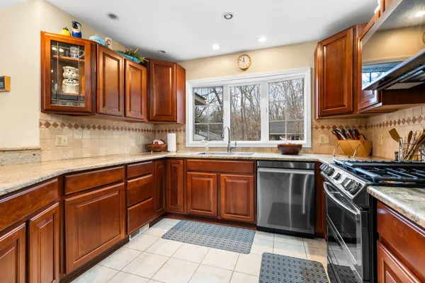 $625,000 | 6511 Forest Beach Drive, Brighton, MI 48116