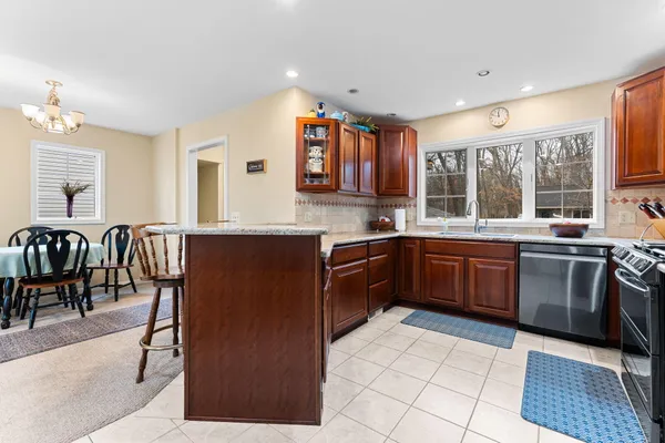 $625,000 | 6511 Forest Beach Drive, Brighton, MI 48116