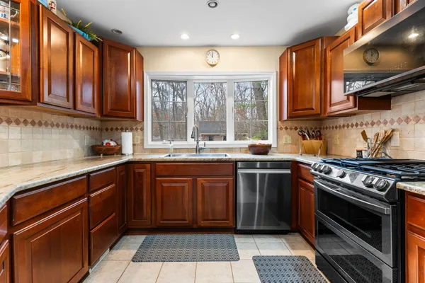 $625,000 | 6511 Forest Beach Drive, Brighton, MI 48116