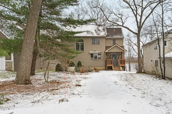 $625,000 | 6511 Forest Beach Drive, Brighton, MI 48116