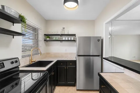 $108,000 | 1116 Lake Terrace, Unit 207, Boynton Beach, FL 33426
