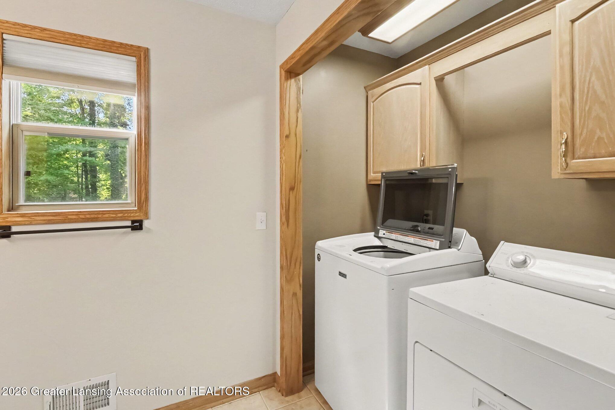 12033 Pine Ridge Drive Perry, MI 48872 - Photo 13 of 35 020_file_1392