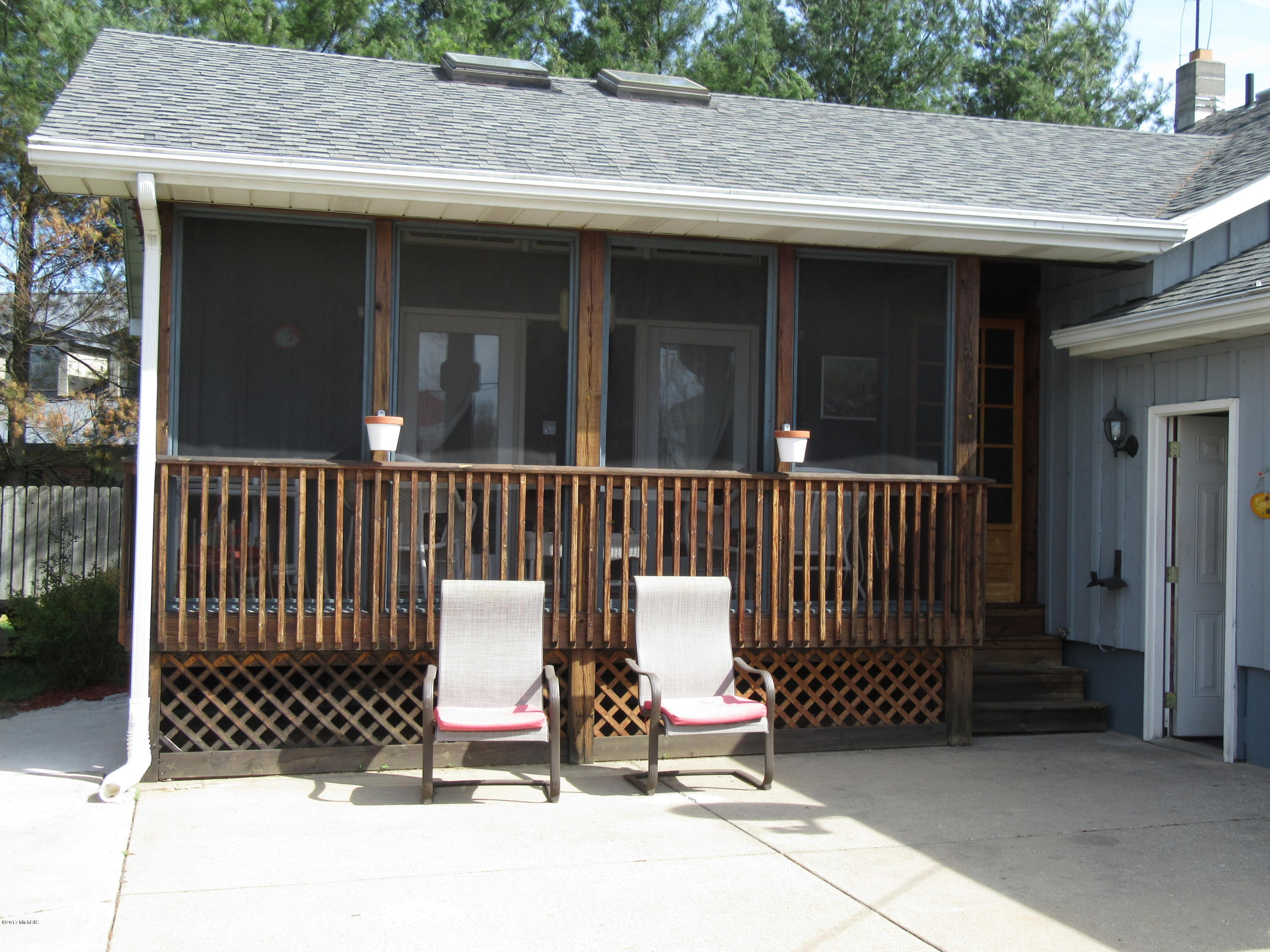 9190 California Road Bridgman, MI 49106 - Photo 13 of 32 9190 California Patio