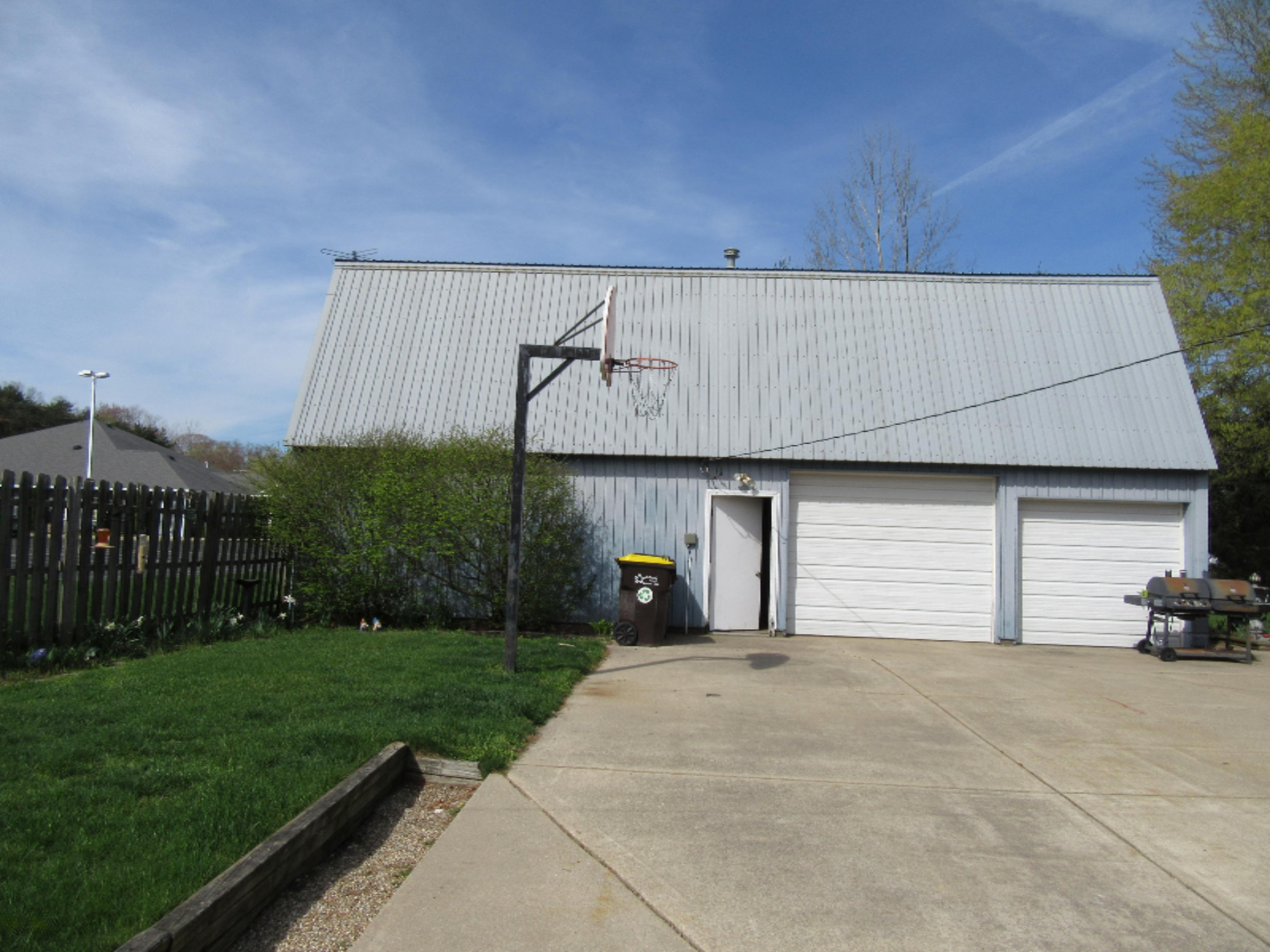 9190 California Road Bridgman, MI 49106 - Photo 24 of 32 9190 California Barn