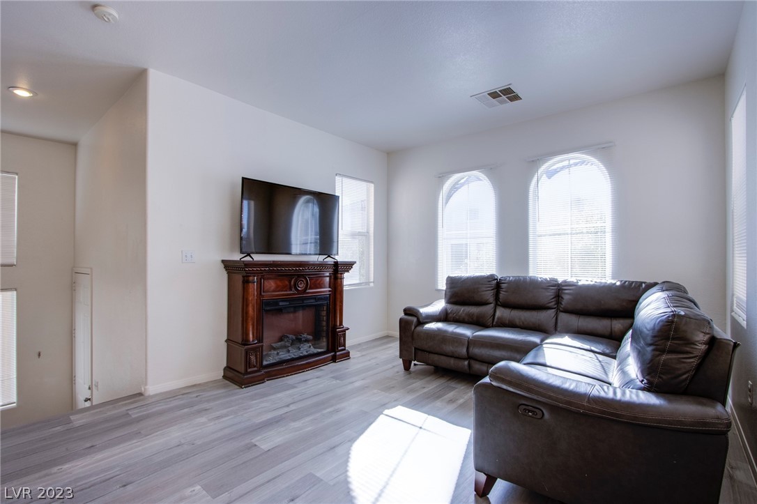 9382 Roping Cowboy Avenue Las Vegas, NV 89178 - Photo 7 of 32 Gallery Image 7
