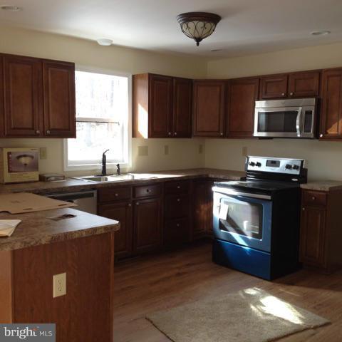 930 Whiskey Still Road Berkeley Springs, WV 25411 - Photo 9 of 20 Kitchen