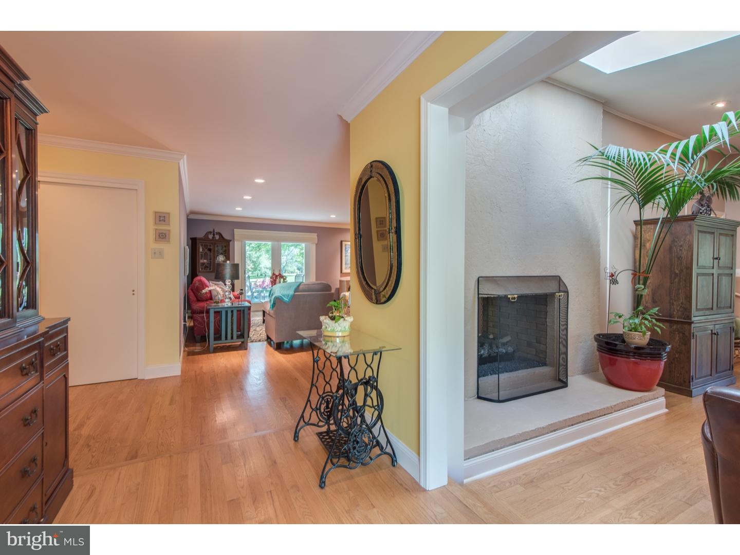 80 Foxview Road Honey Brook, PA 19344 - Photo 4 of 25 Hallway