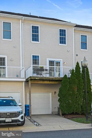 a car parked in front of a building