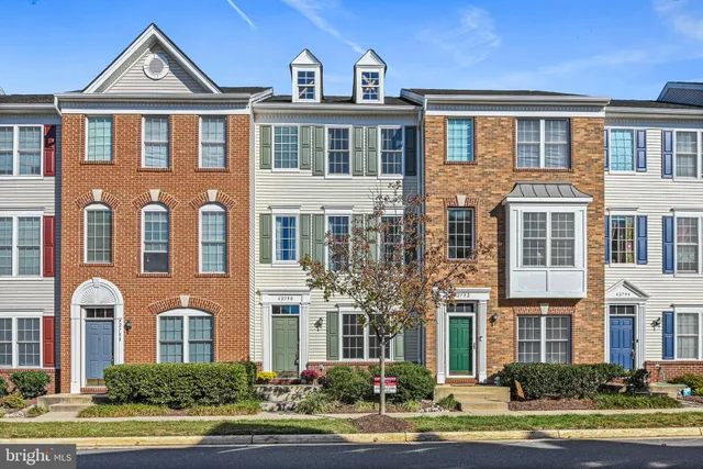 $490,000 | 42790 Sykes Terrace, Chantilly, VA 20152