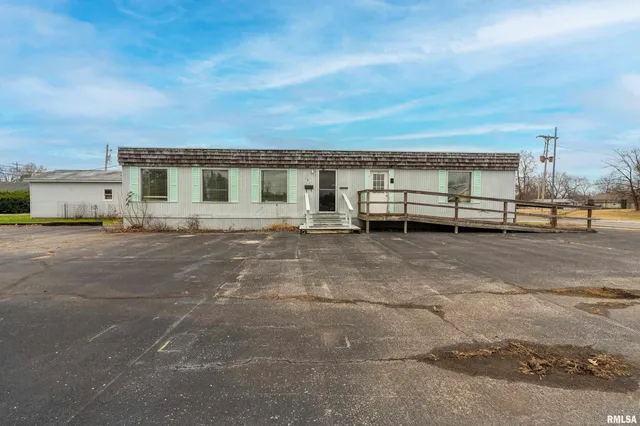 $165,000 | 401 South Logan Street, West Frankfort, IL 62896