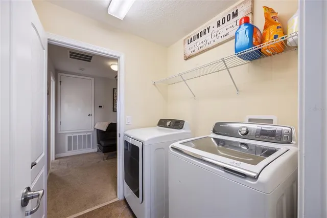 $525,000 | 19421 Paddock View Drive, Tampa, FL 33647