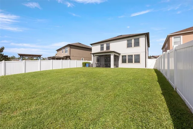 $525,000 | 19421 Paddock View Drive, Tampa, FL 33647