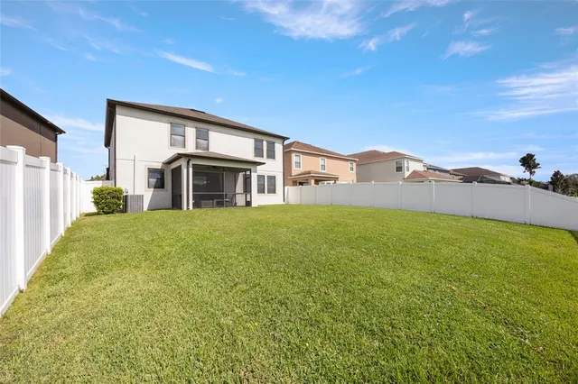 $525,000 | 19421 Paddock View Drive, Tampa, FL 33647