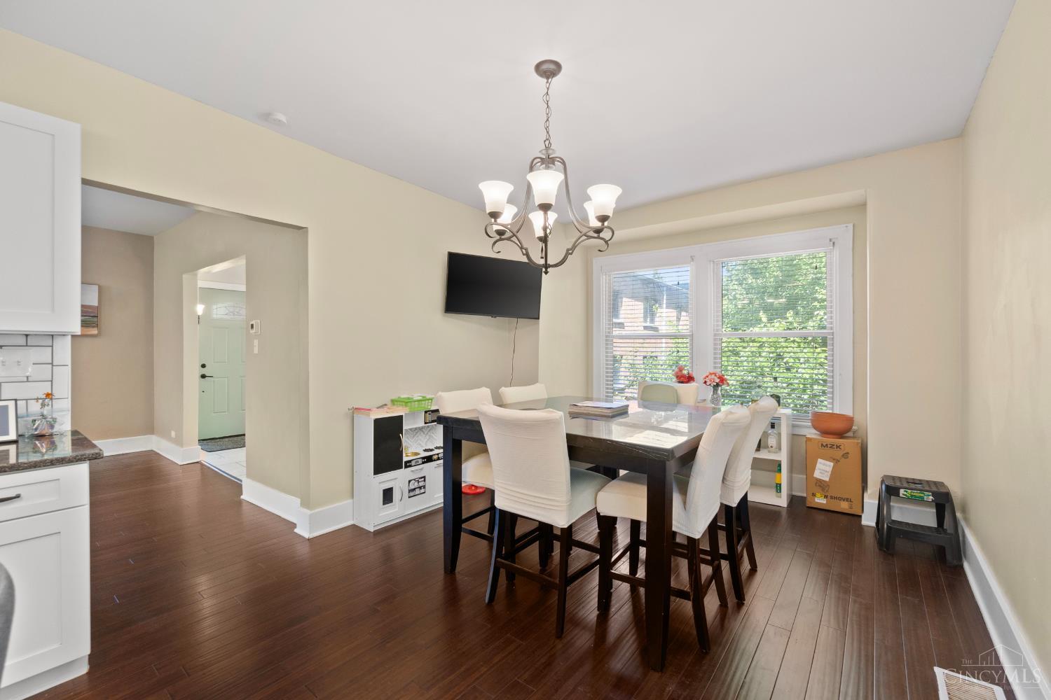 6424 Montgomery Road Cincinnati, OH 45213 - Photo 8 of 46