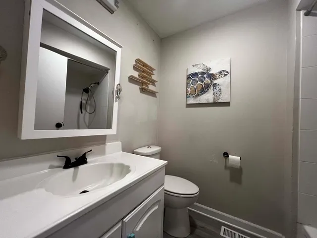 $2,950 | 7333 Winthrop Way, Unit 10, Downers Grove, IL 60516