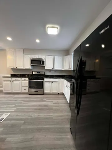 $2,950 | 7333 Winthrop Way, Unit 10, Downers Grove, IL 60516