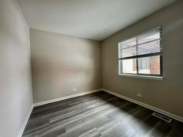 $2,950 | 7333 Winthrop Way, Unit 10, Downers Grove, IL 60516