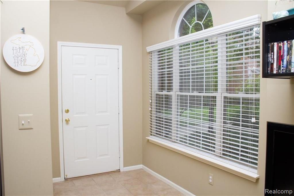 1443 Chesapeake Road Royal Oak, MI 48067 - Photo 12 of 36