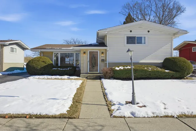 $479,999 | 9013 Oriole Avenue, Morton Grove, IL 60053